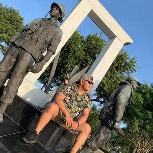 Meet your Posher, Daniel